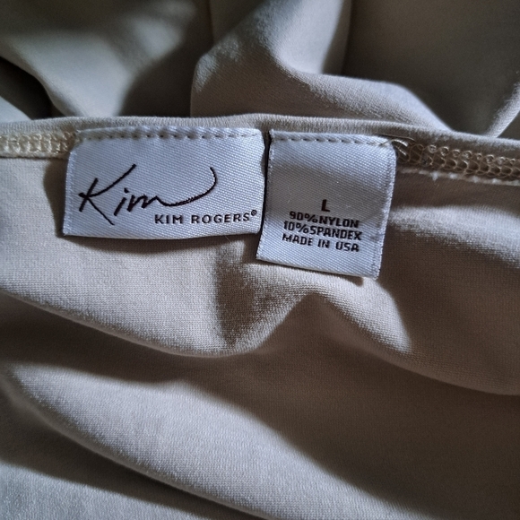 Kim Roger's T shirt A-42 5/$25 - Picture 3 of 3